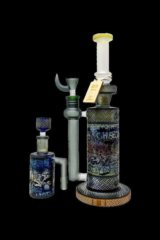 Cheech Glass Spray and Pray Graffiti Artist Water Pipe & Ash Catcher Set