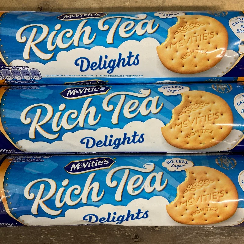 3x Mcvities Light Rich Tea Biscuits (3x300g)